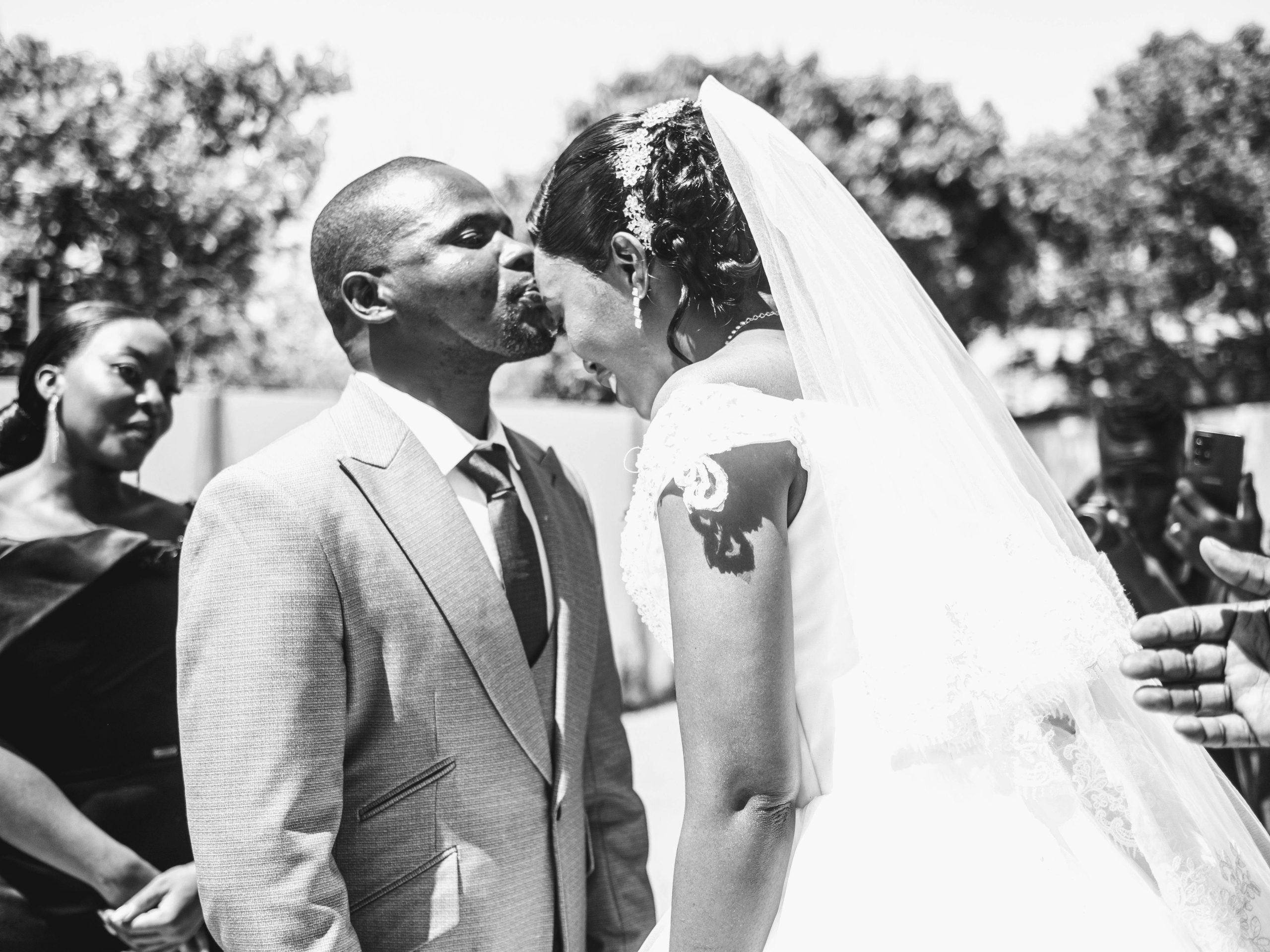 Navigating Early Love: Conflict & Connection romantic-anxiety,attachment-styles