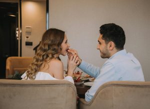 20251130000827 maintaining genuine connections in modern dating